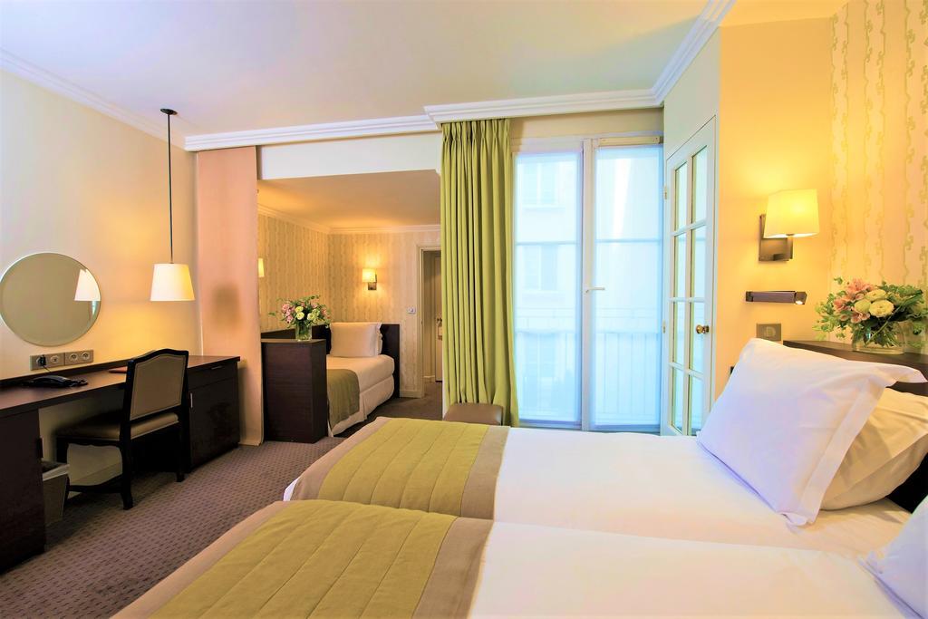 Triple Room